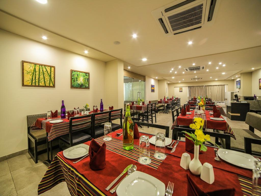 Hotel The Basil Park Bhavnagar Zewnętrze zdjęcie