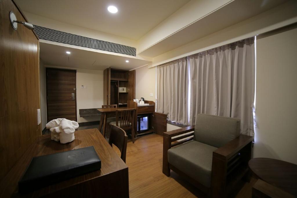 Hotel The Basil Park Bhavnagar Pokój zdjęcie