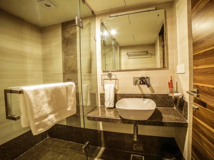 Hotel The Basil Park Bhavnagar Zewnętrze zdjęcie